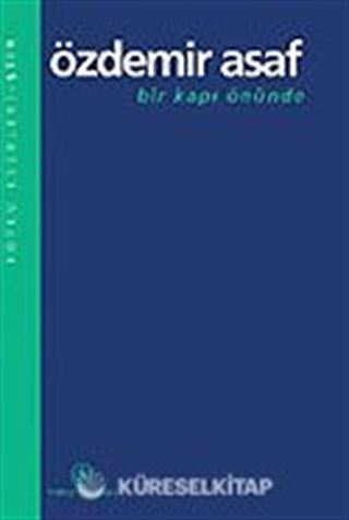 Bir Kapı Önünde